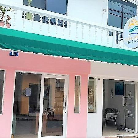 Hostal Gardner Galapagos ปูแอร์โตอาโยรา ภายนอก รูปภาพ