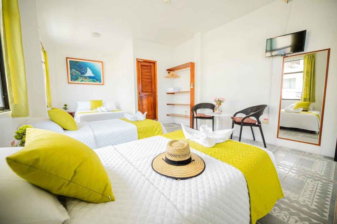 Hostal Gardner Galapagos ปูแอร์โตอาโยรา ภายนอก รูปภาพ