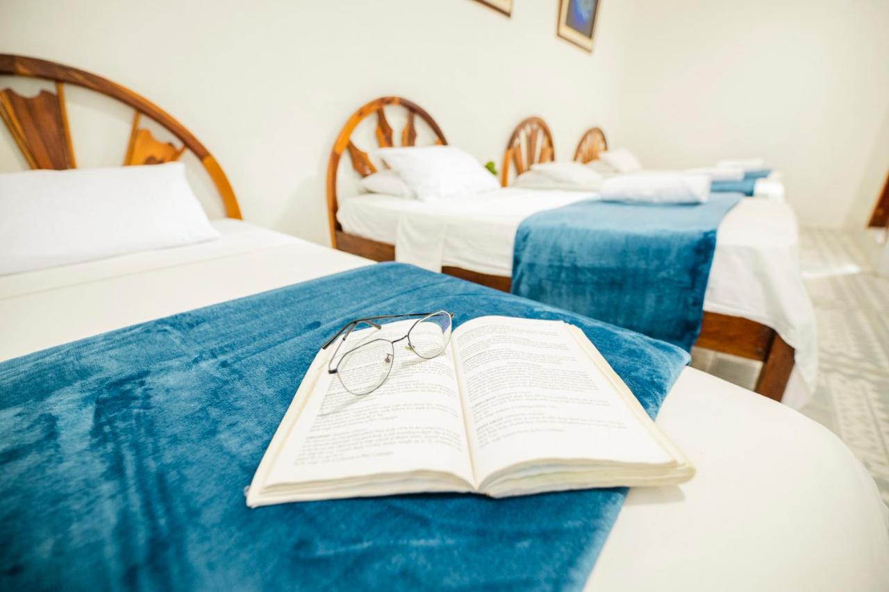 Hostal Gardner Galapagos ปูแอร์โตอาโยรา ภายนอก รูปภาพ