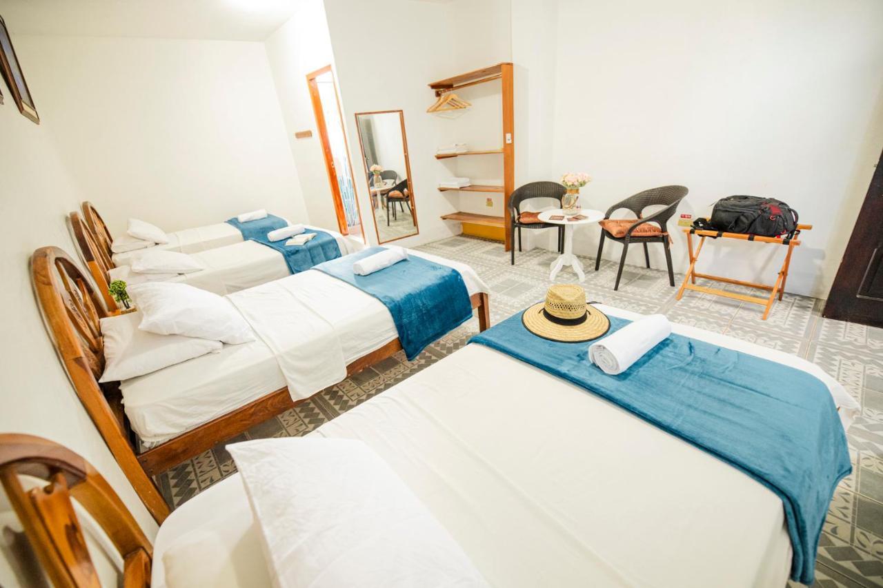 Hostal Gardner Galapagos ปูแอร์โตอาโยรา ภายนอก รูปภาพ
