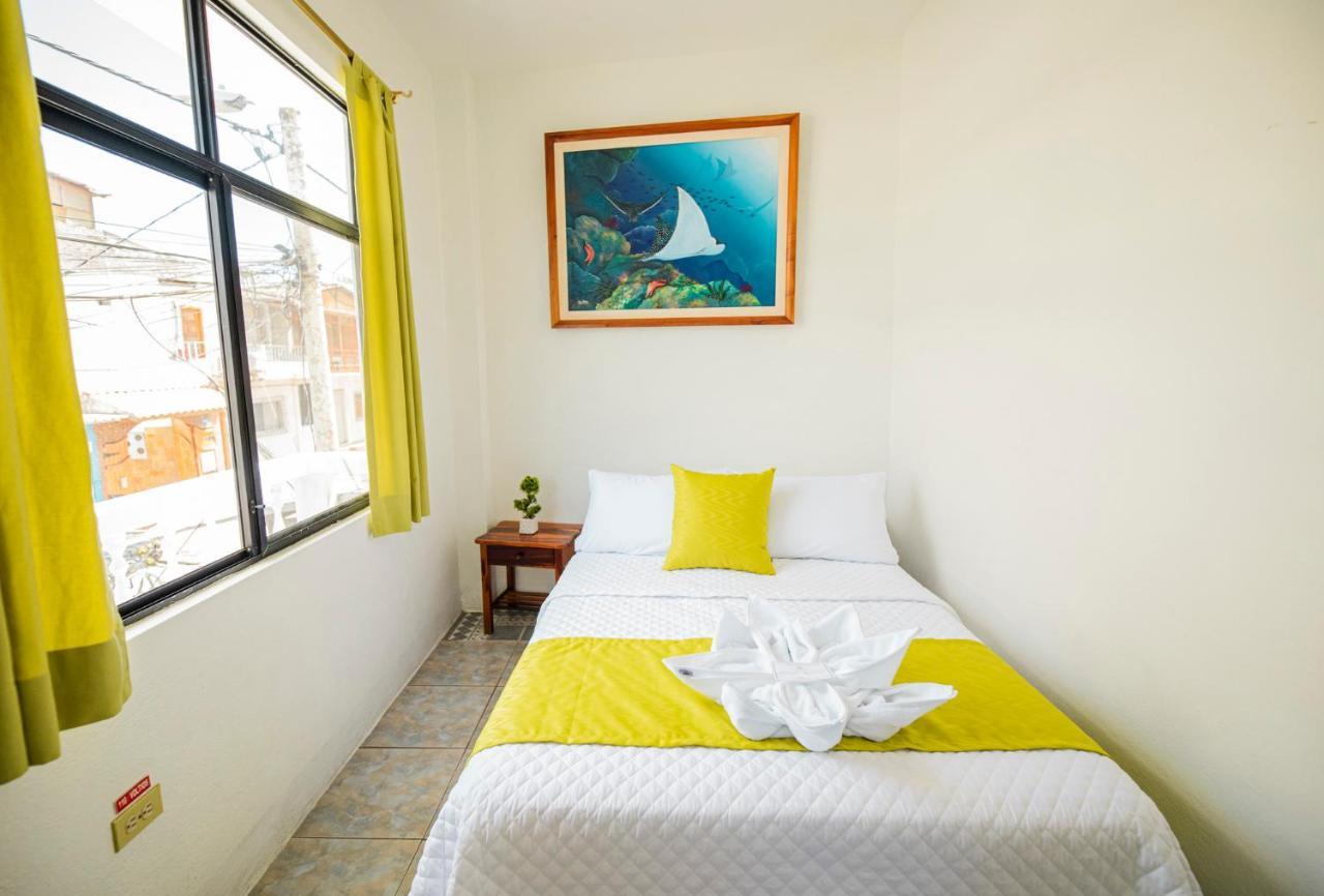 Hostal Gardner Galapagos ปูแอร์โตอาโยรา ภายนอก รูปภาพ