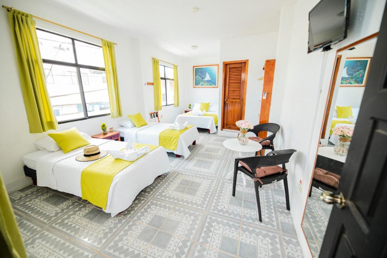 Hostal Gardner Galapagos ปูแอร์โตอาโยรา ภายนอก รูปภาพ