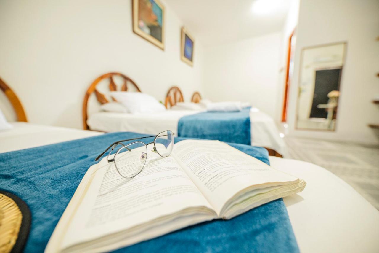 Hostal Gardner Galapagos ปูแอร์โตอาโยรา ภายนอก รูปภาพ