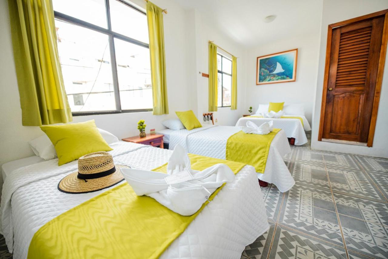 Hostal Gardner Galapagos ปูแอร์โตอาโยรา ภายนอก รูปภาพ