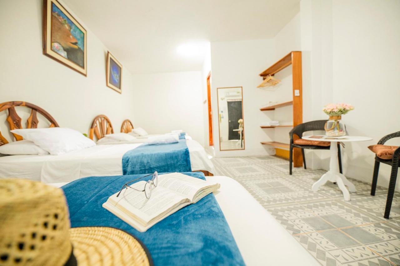Hostal Gardner Galapagos ปูแอร์โตอาโยรา ภายนอก รูปภาพ