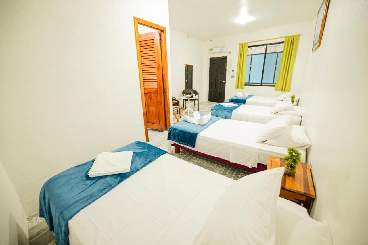 Hostal Gardner Galapagos ปูแอร์โตอาโยรา ภายนอก รูปภาพ