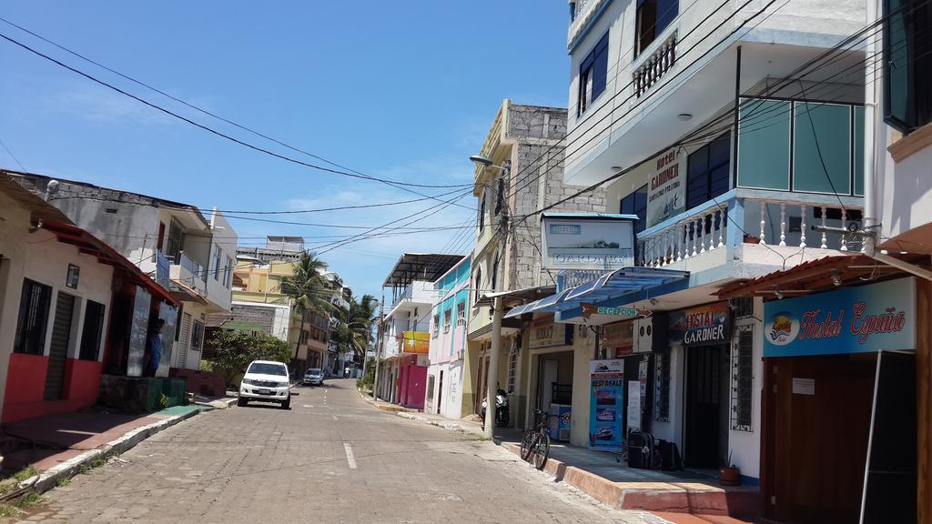 Hostal Gardner Galapagos ปูแอร์โตอาโยรา ภายนอก รูปภาพ