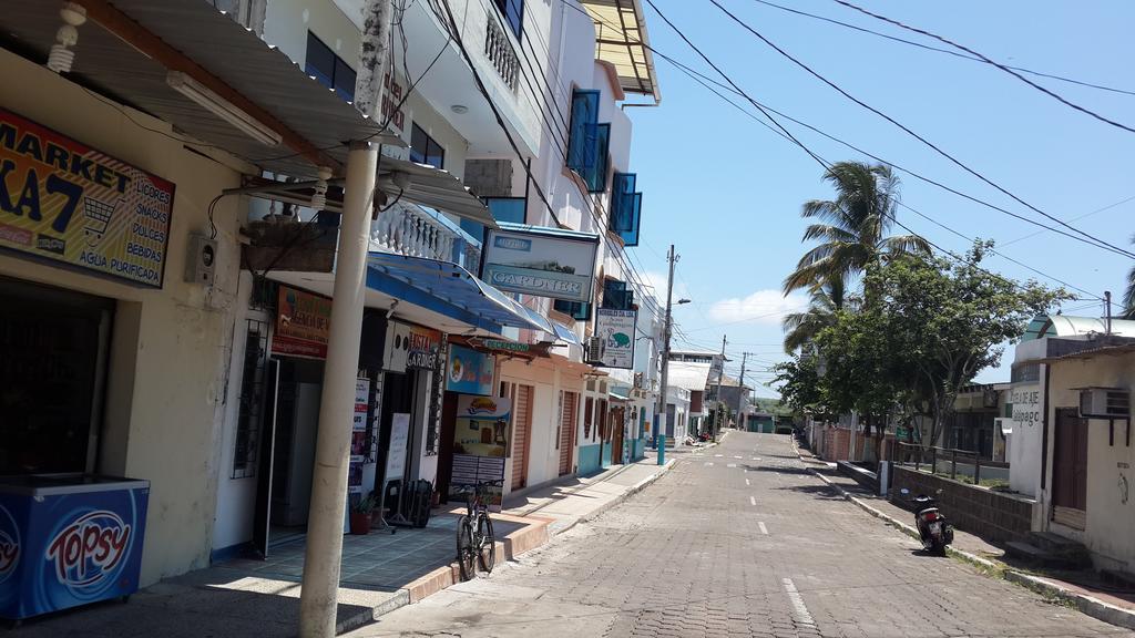 Hostal Gardner Galapagos ปูแอร์โตอาโยรา ภายนอก รูปภาพ