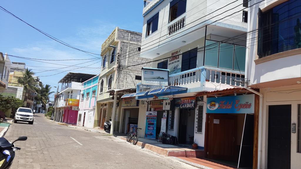 Hostal Gardner Galapagos ปูแอร์โตอาโยรา ภายนอก รูปภาพ