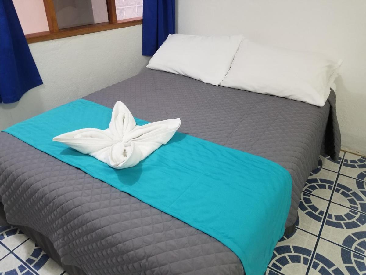 Hostal Gardner Galapagos ปูแอร์โตอาโยรา ภายนอก รูปภาพ