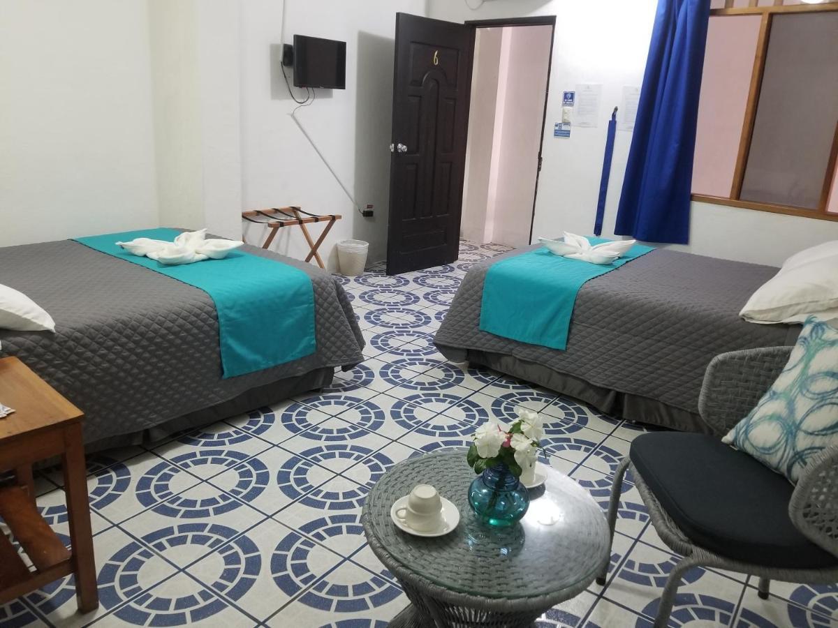Hostal Gardner Galapagos ปูแอร์โตอาโยรา ภายนอก รูปภาพ