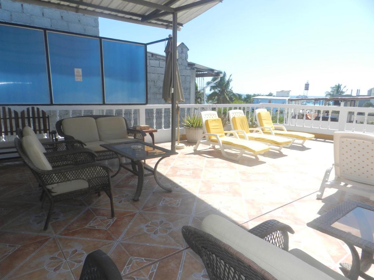 Hostal Gardner Galapagos ปูแอร์โตอาโยรา ภายนอก รูปภาพ