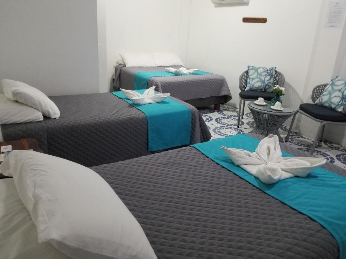 Hostal Gardner Galapagos ปูแอร์โตอาโยรา ภายนอก รูปภาพ
