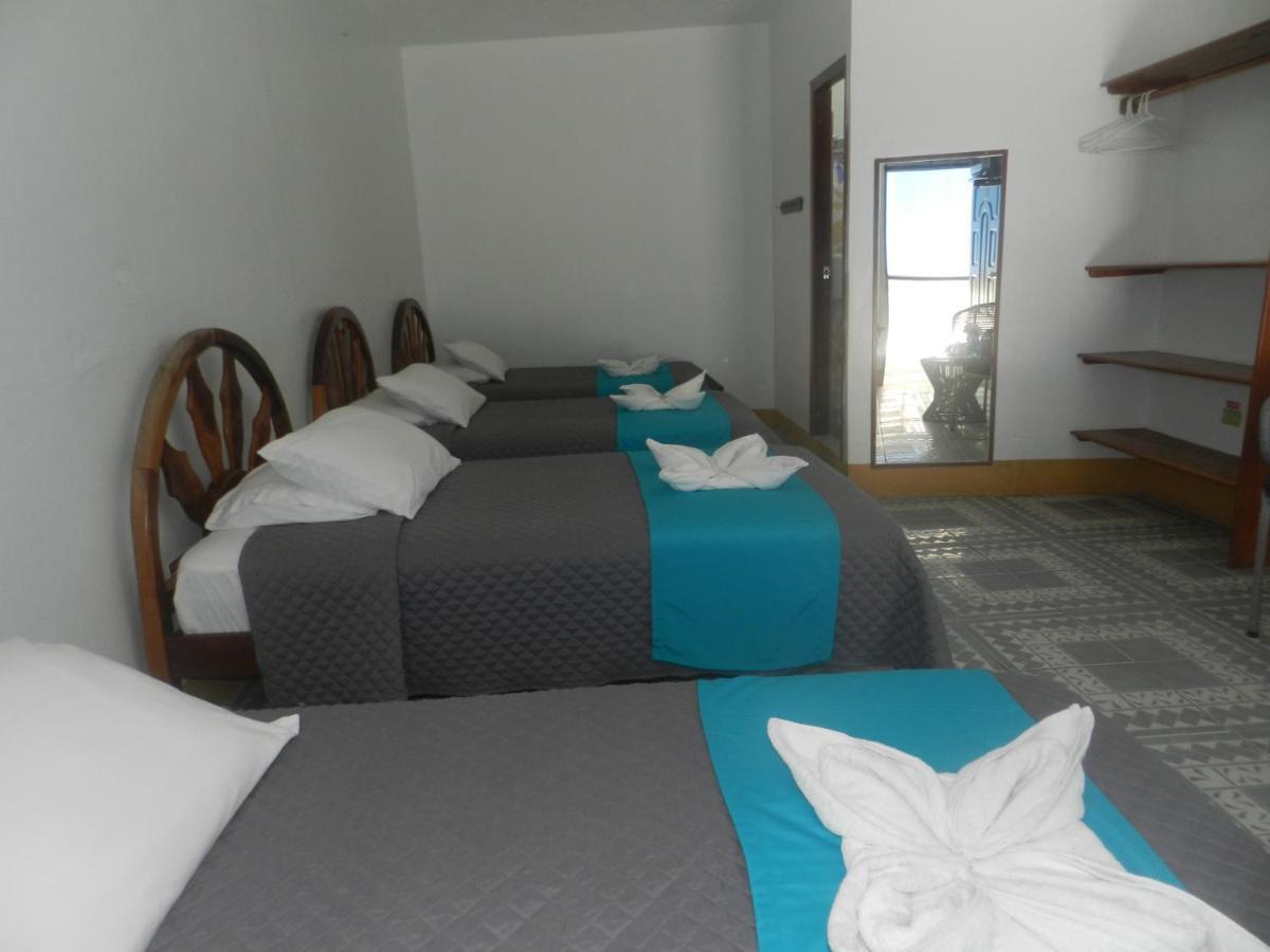 Hostal Gardner Galapagos ปูแอร์โตอาโยรา ภายนอก รูปภาพ