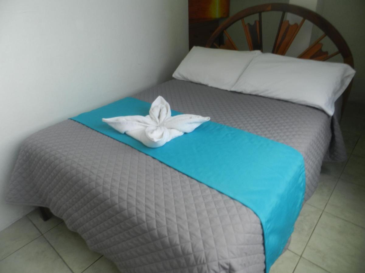 Hostal Gardner Galapagos ปูแอร์โตอาโยรา ภายนอก รูปภาพ